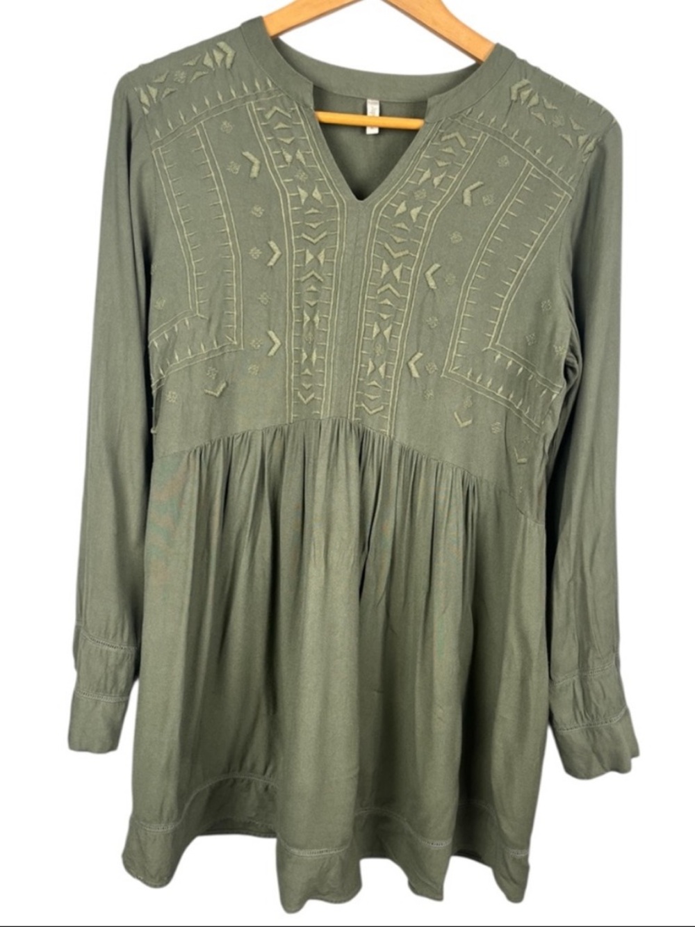 JAPNA Embroidered Boho Peasant Tunic Top Sage Green Flowy Rayon Button Sleeve L